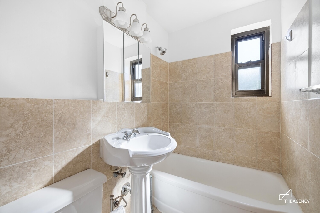 295 Bennett Avenue - Photo 4