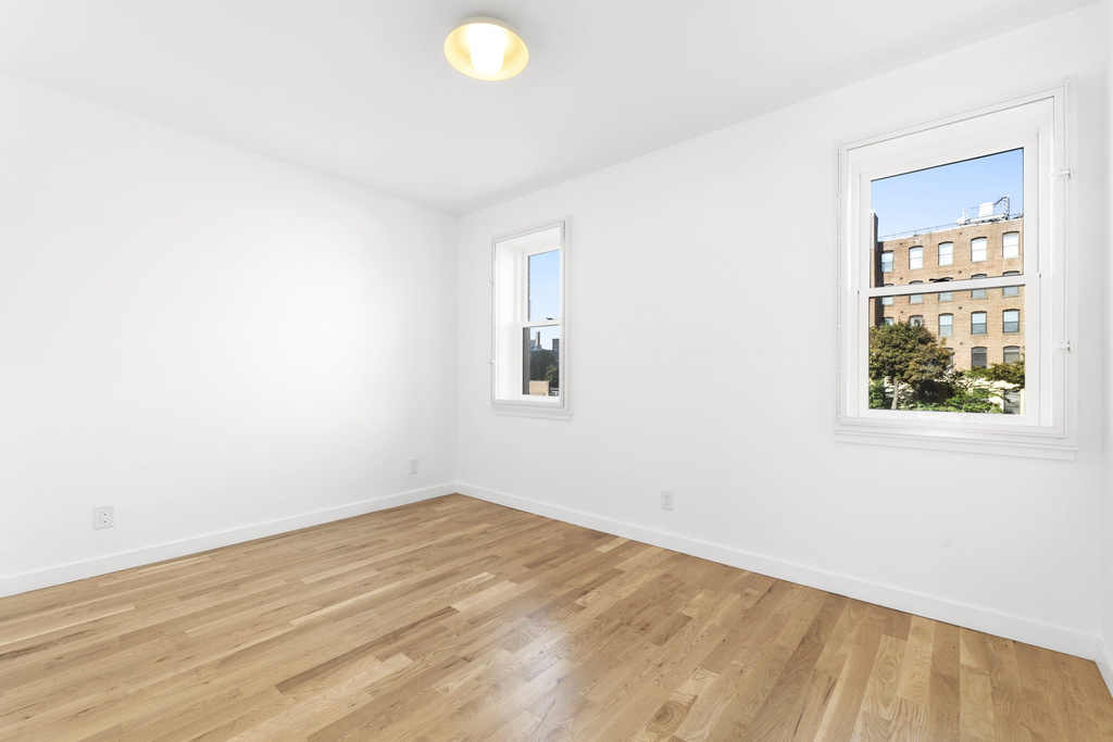 467 Hicks Street - Photo 6