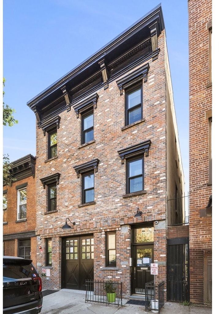 467 Hicks Street - Photo 8