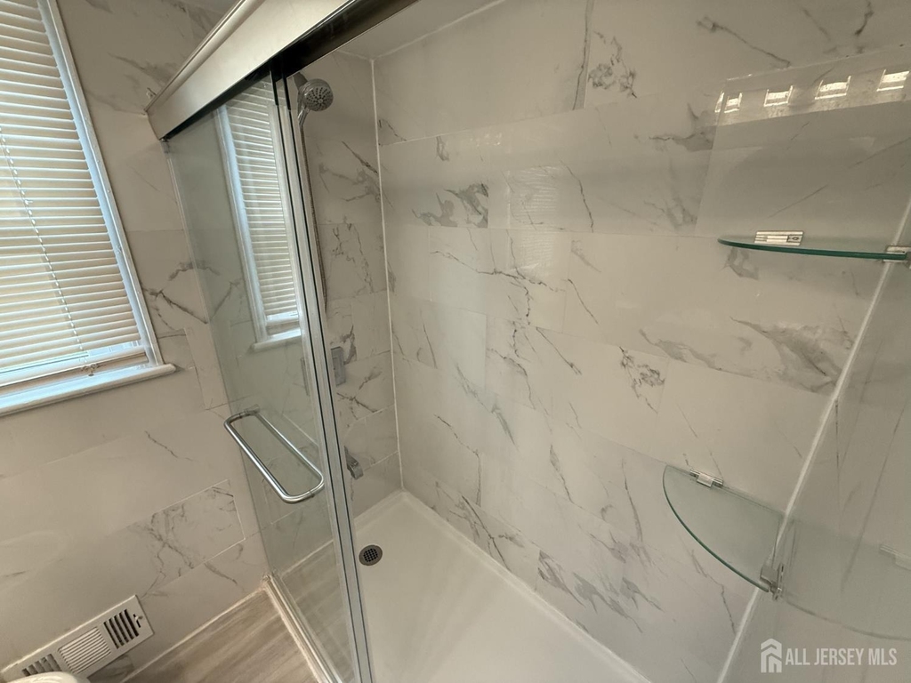 35 Maplewood Avenue - Photo 4