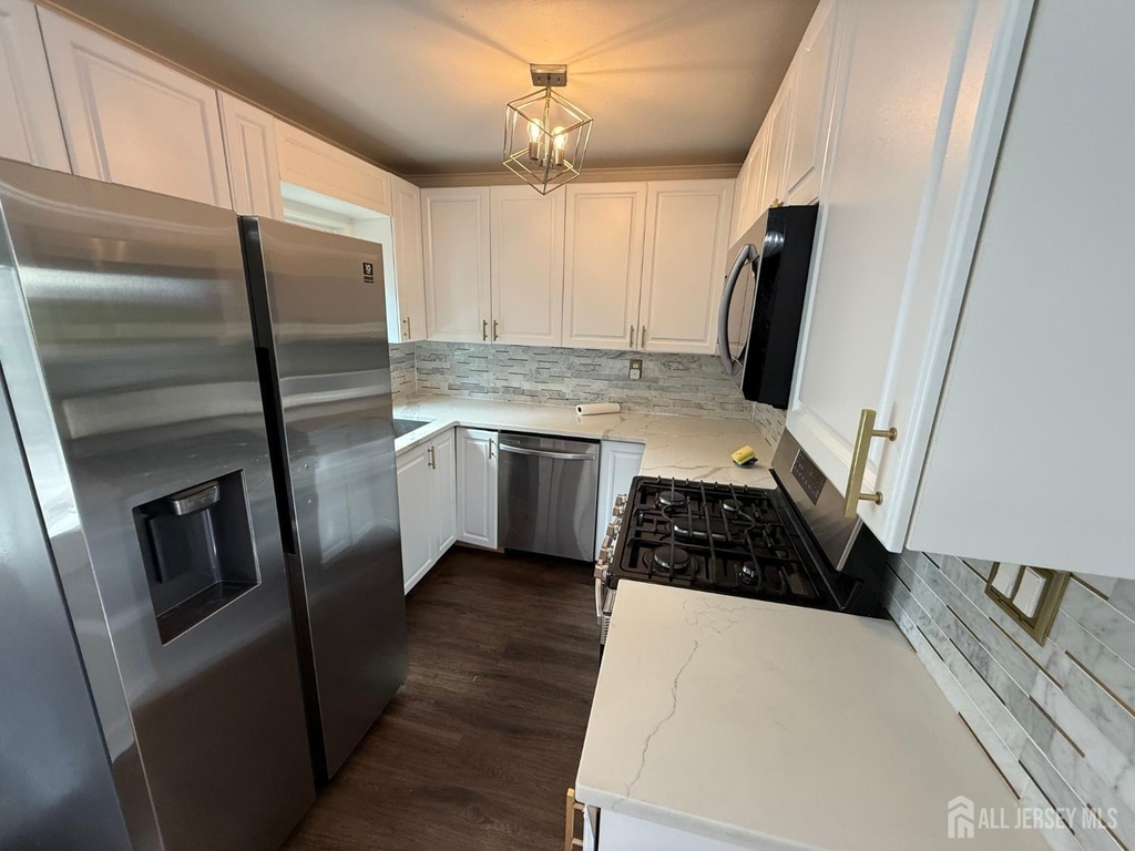 35 Maplewood Avenue - Photo 8
