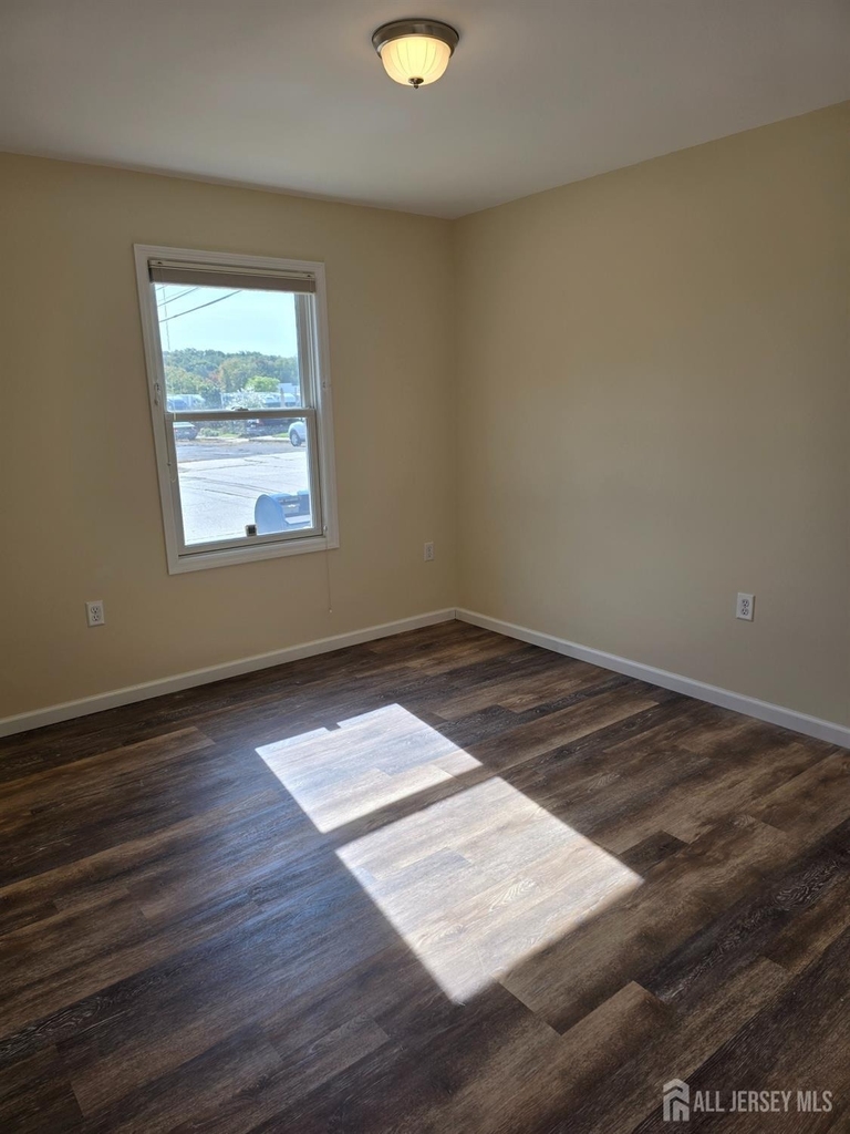 53 Ford Avenue - Photo 9