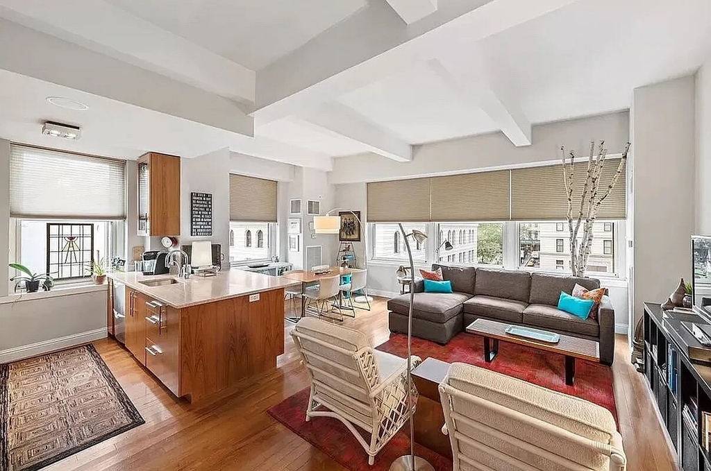 88 Greenwich Street - Photo 0