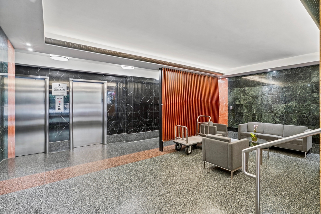 55 E 9th Street - Photo 4
