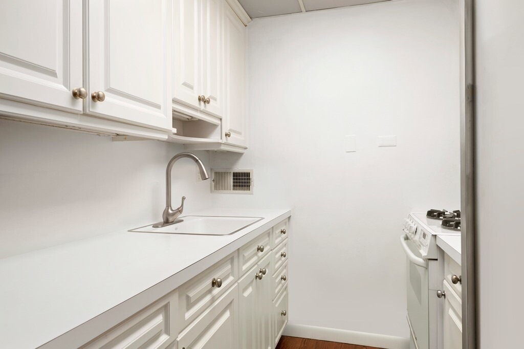 303 E 57th Street - Photo 1