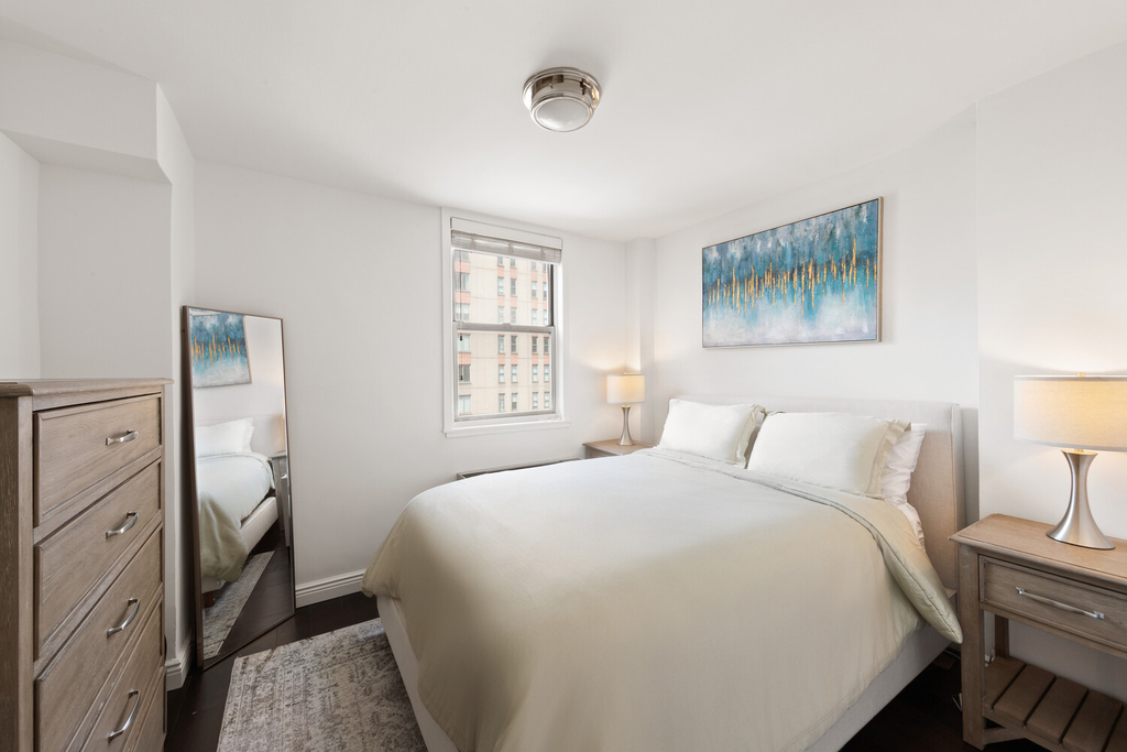 201 E 36th Street - Photo 7