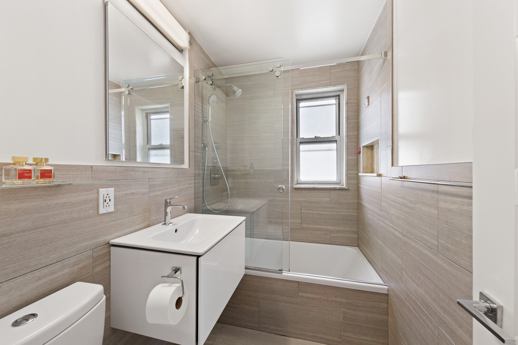 201 E 36th Street - Photo 8