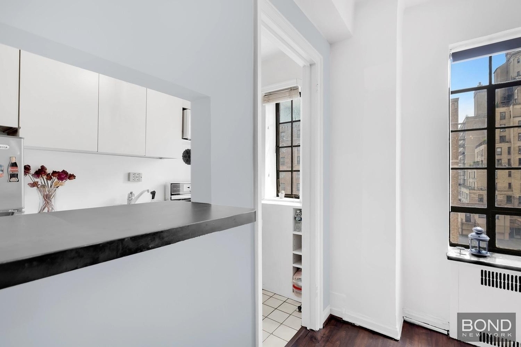 10 Park Avenue - Photo 3