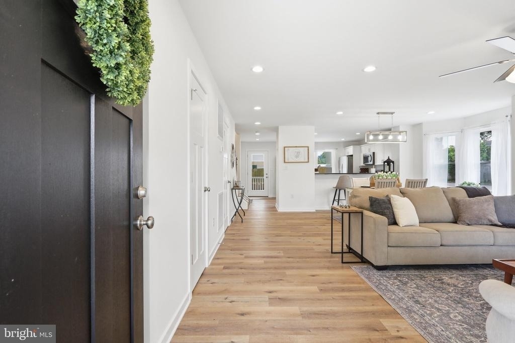 242 Blue Ridge Avenue - Photo 4