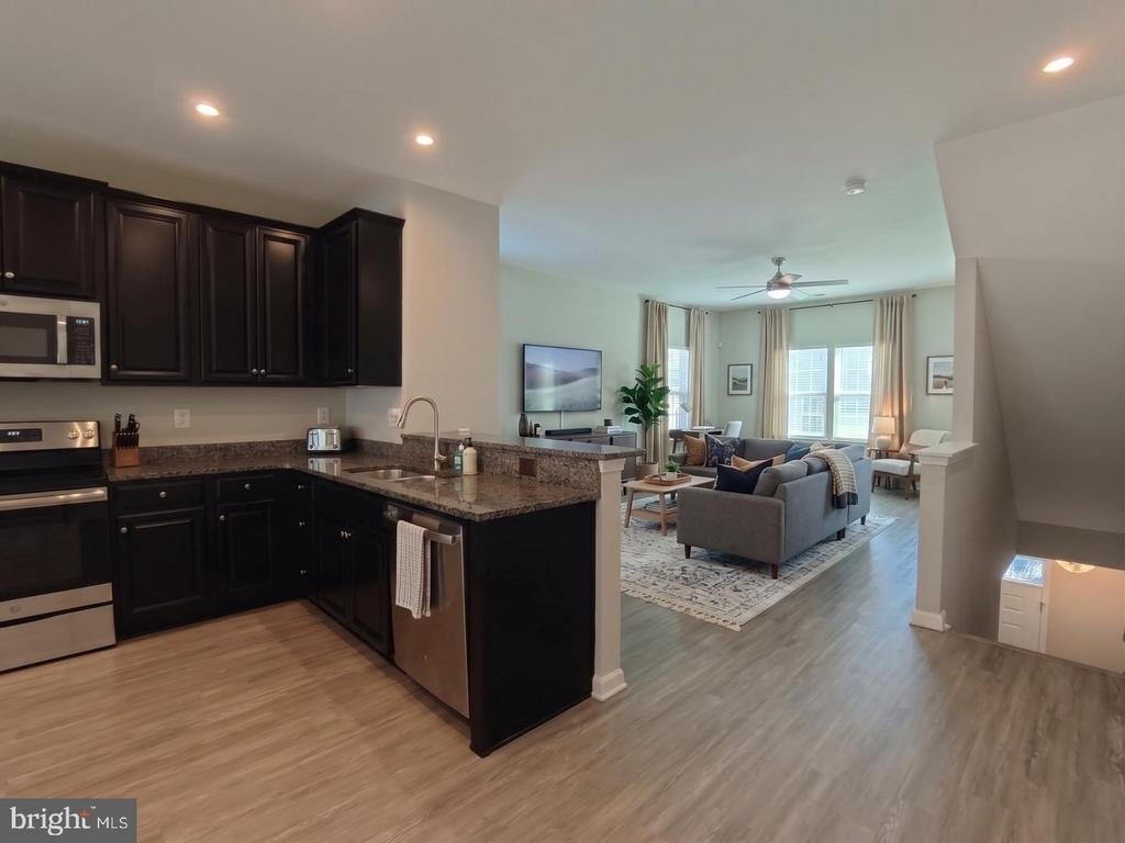 702 River Crest Way - Photo 1