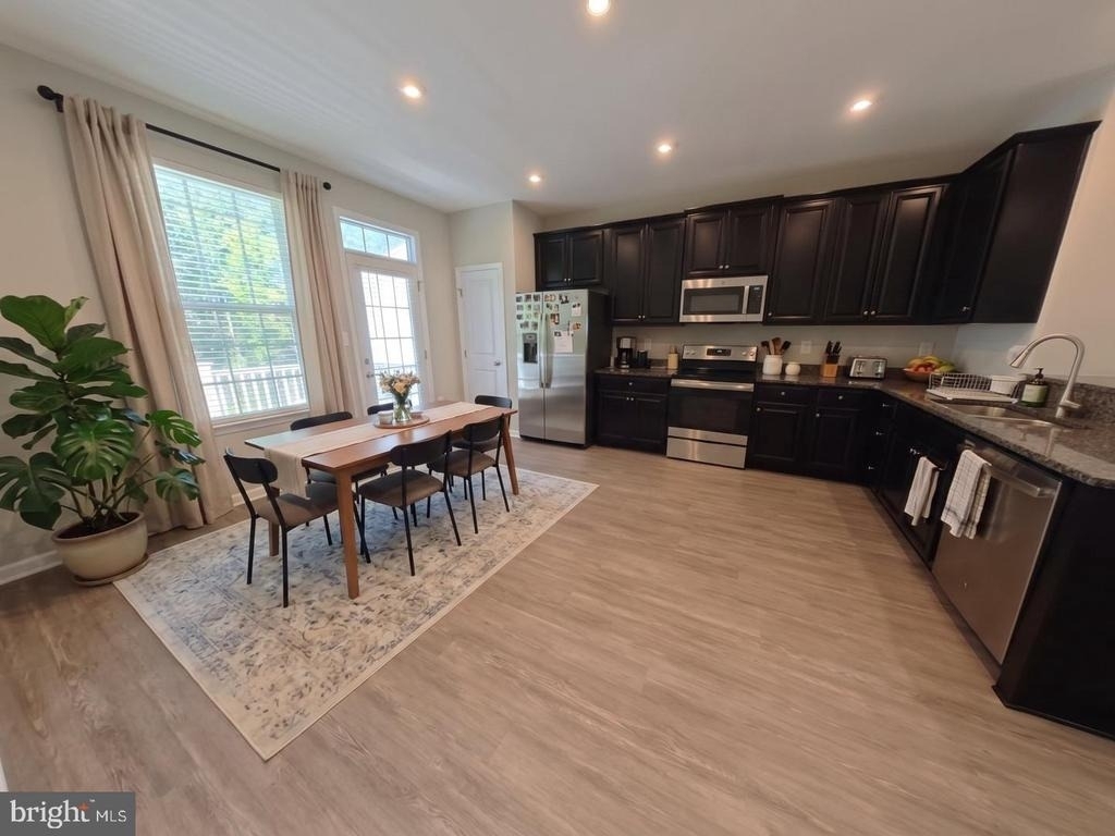 702 River Crest Way - Photo 2