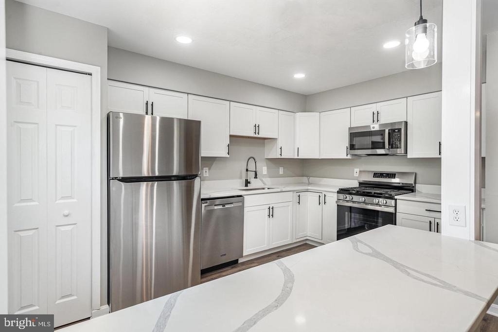10701 Houck Drive - Photo 2