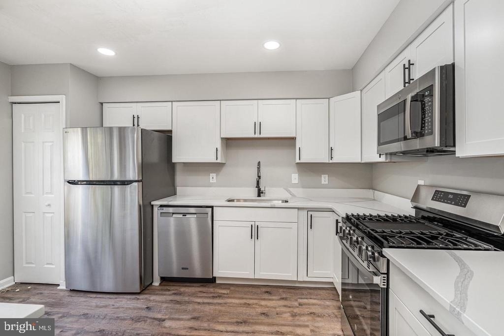 10701 Houck Drive - Photo 4