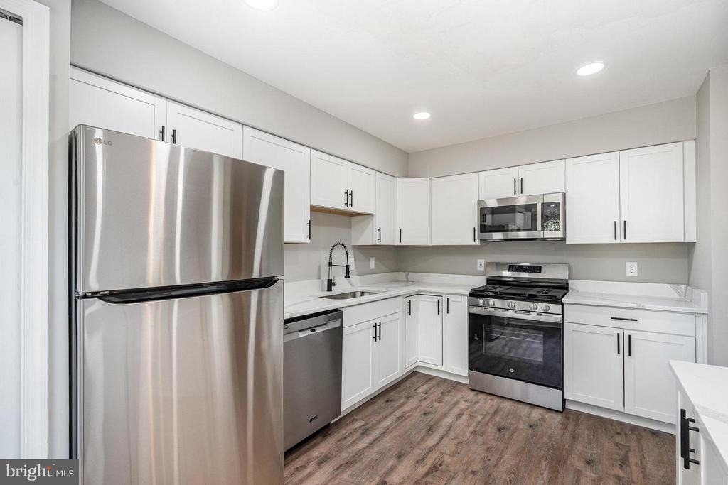 10701 Houck Drive - Photo 5