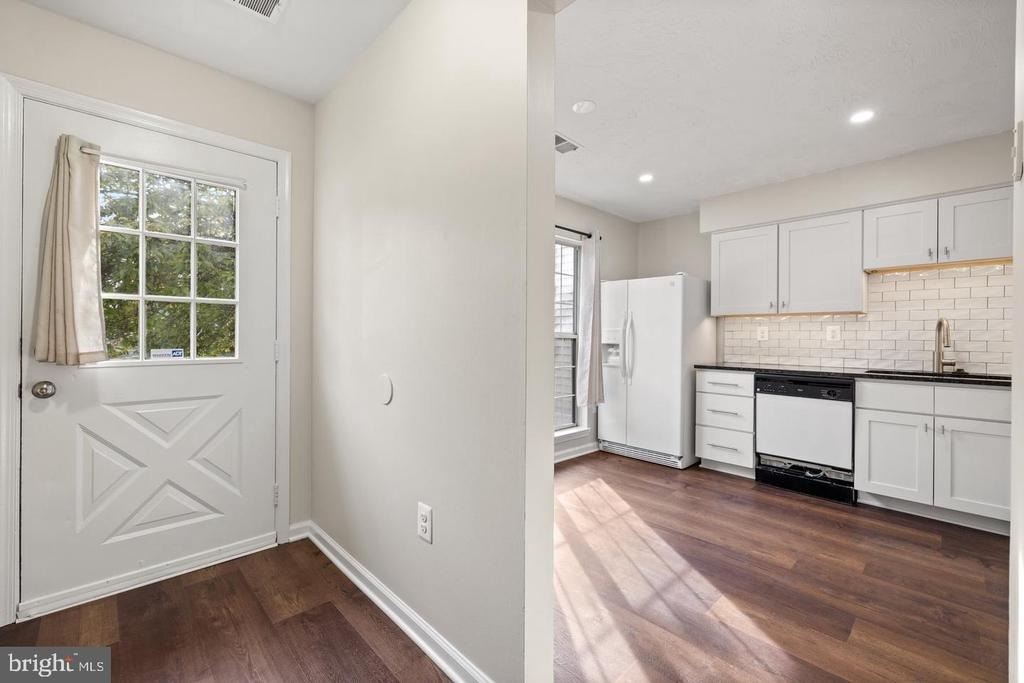 2821 Madeira Court - Photo 2