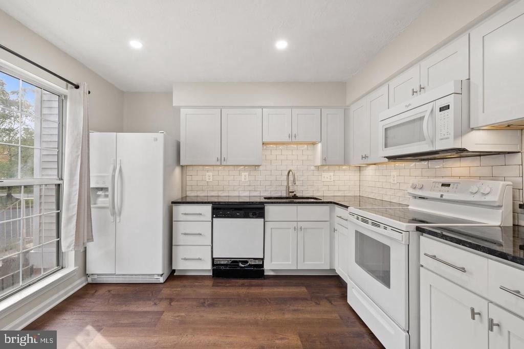 2821 Madeira Court - Photo 5