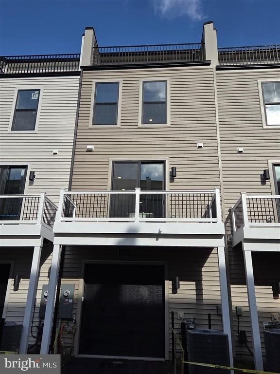 25039 Deselby Square - Photo 1