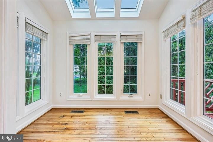 21208 Hedgerow Terrace - Photo 20