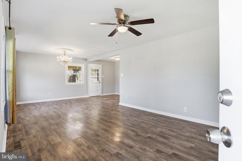 303 W Church Road - Photo 3