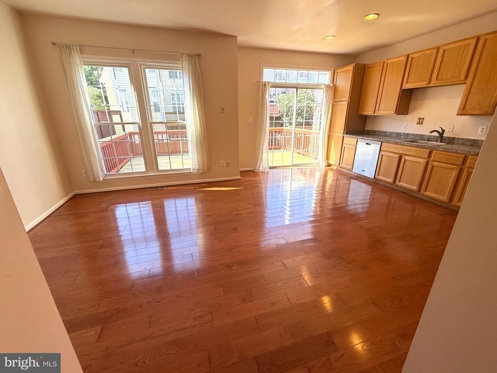 20597 Banbury Square - Photo 6