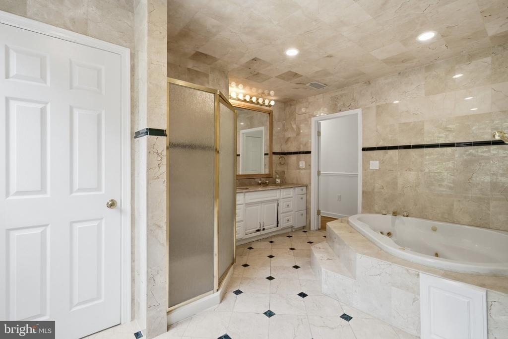 6503 Anna Maria Court - Photo 28