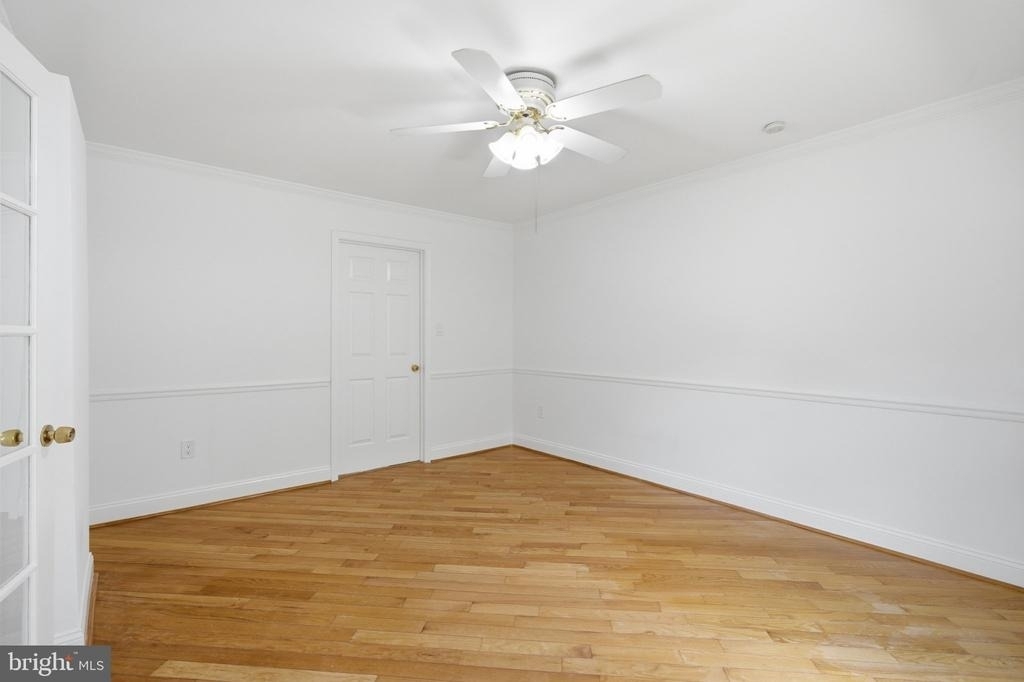 6503 Anna Maria Court - Photo 4