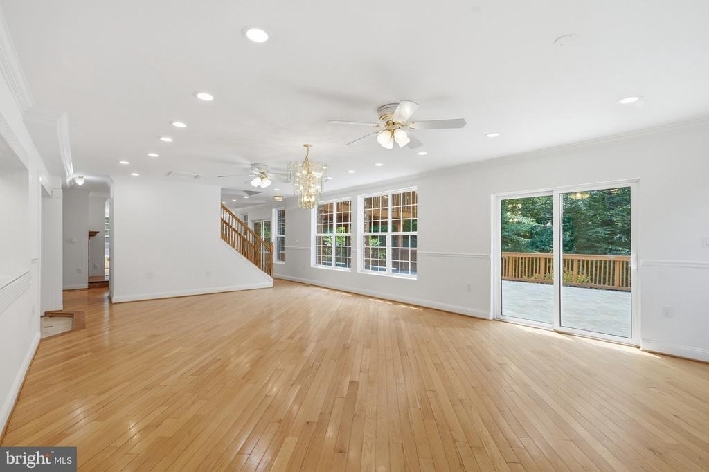 6503 Anna Maria Court - Photo 13