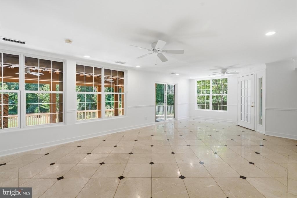 6503 Anna Maria Court - Photo 37