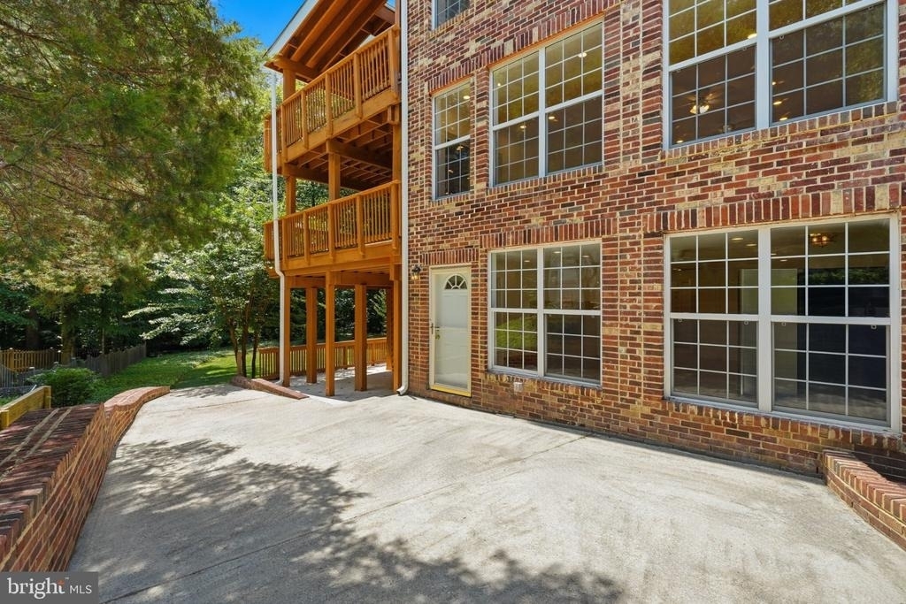 6503 Anna Maria Court - Photo 46