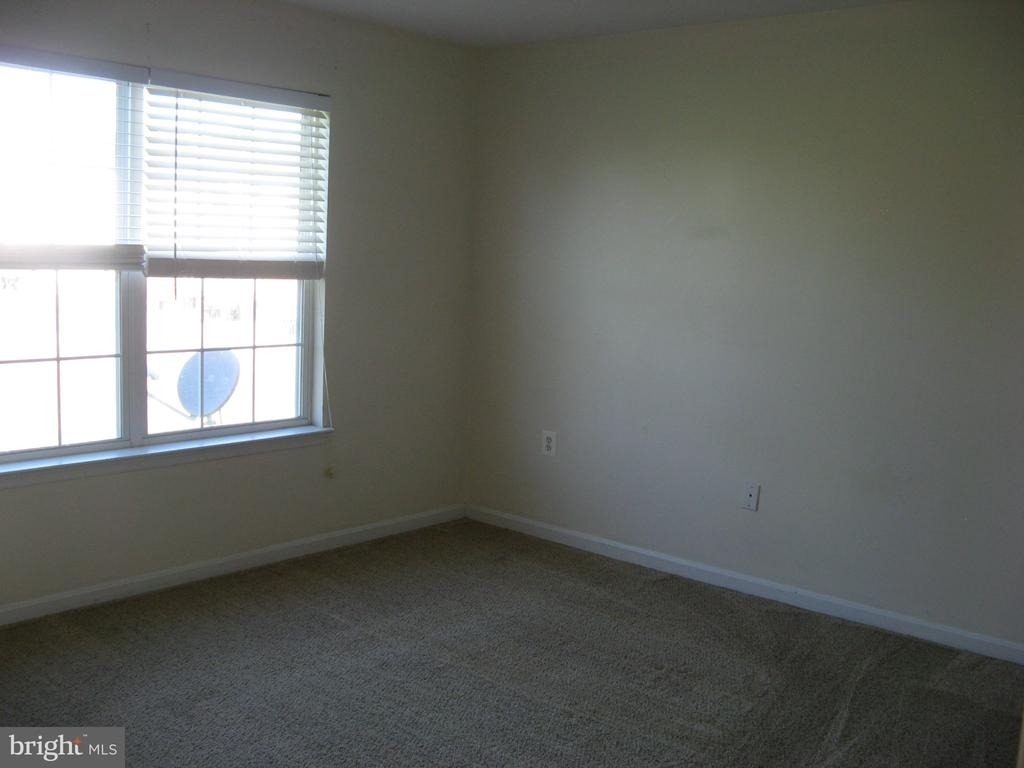 140 Surrey Club Drive - Photo 10