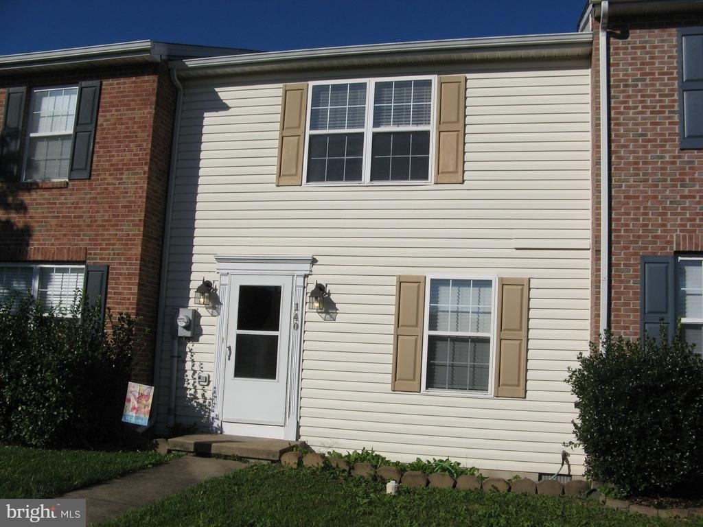 140 Surrey Club Drive - Photo 0