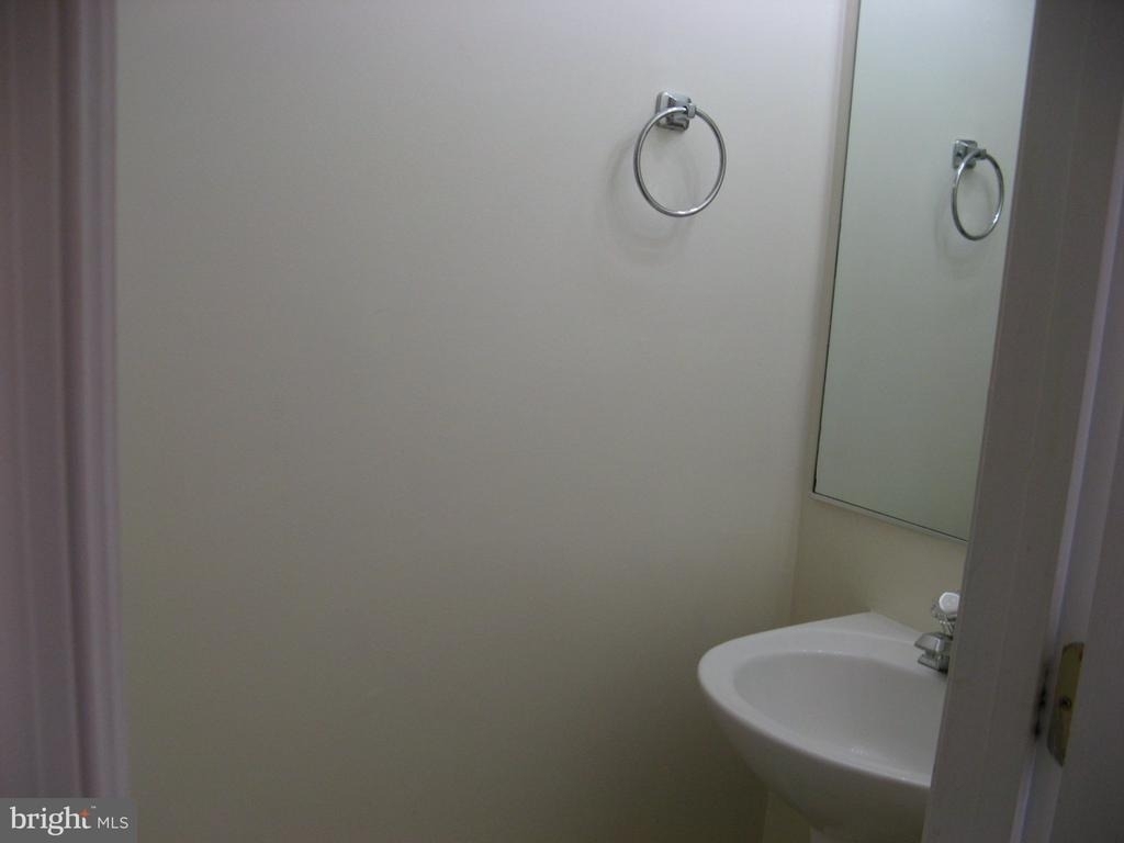 140 Surrey Club Drive - Photo 3