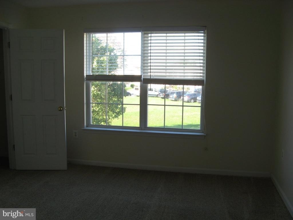 140 Surrey Club Drive - Photo 7