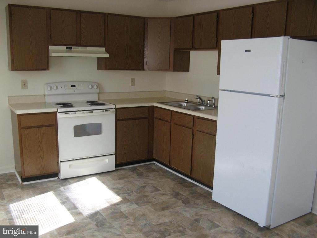 125 Pocono Place - Photo 1