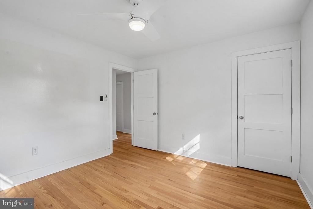 10316 Monroe Court - Photo 13
