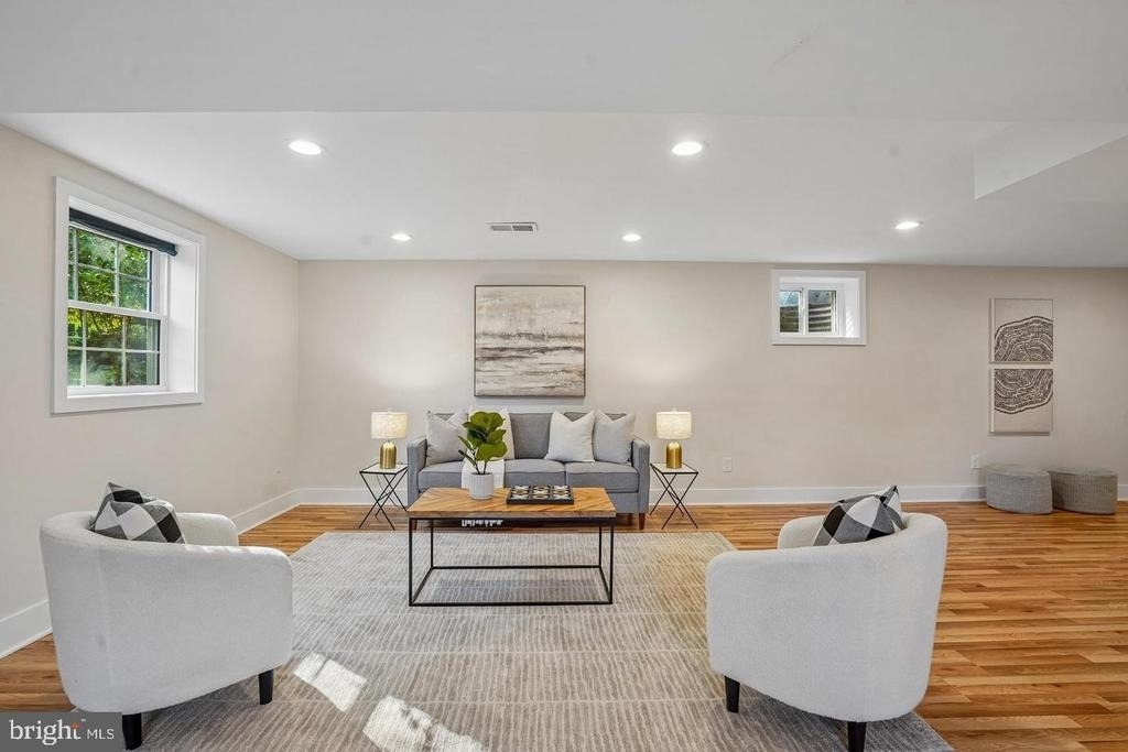 10316 Monroe Court - Photo 19