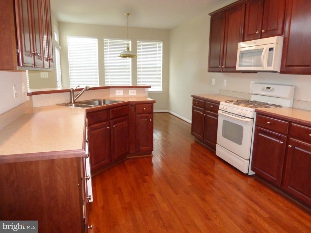 1407 Graham Drive - Photo 7