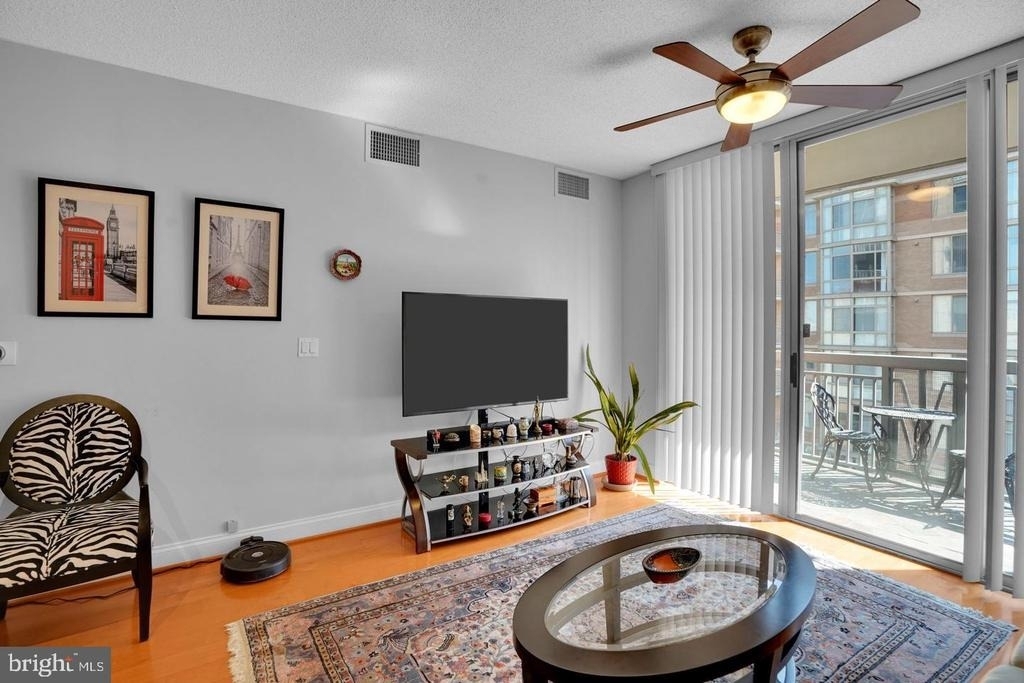 1020 Highland Street N - Photo 6