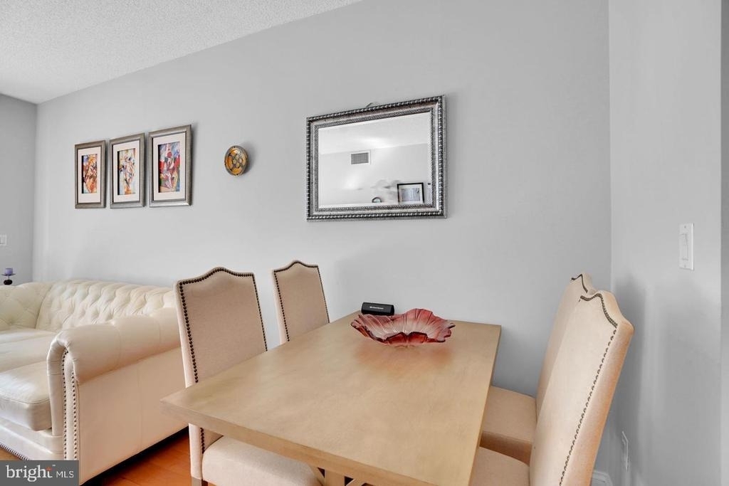 1020 Highland Street N - Photo 7