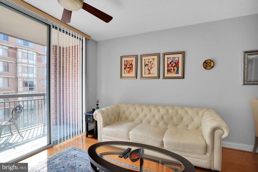 1020 Highland Street N - Photo 5