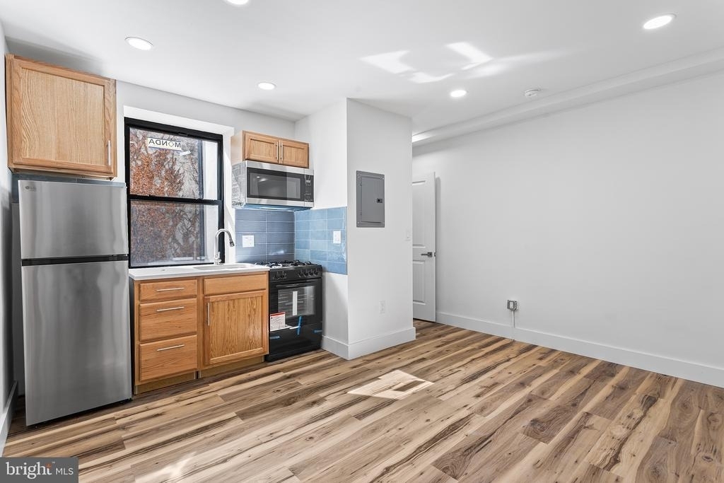 1224 Chancellor Street - Photo 3