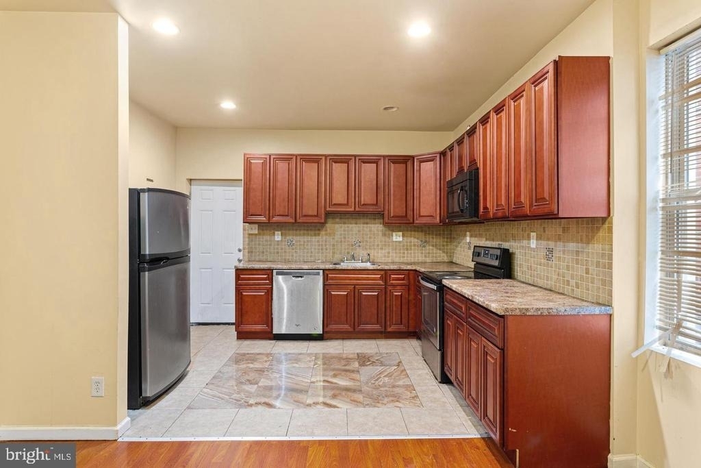 5446 Walnut Street - Photo 0