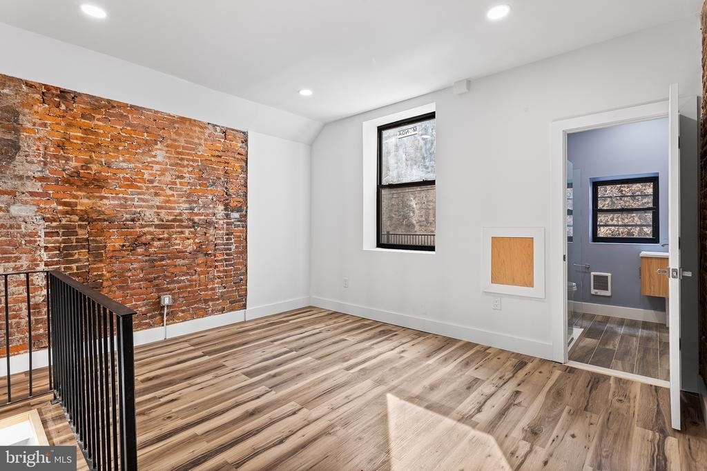 1224 Chancellor Street - Photo 2