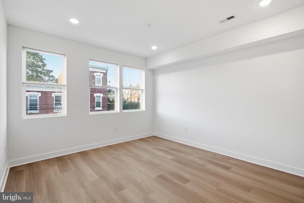 731 W Huntingdon Street - Photo 10