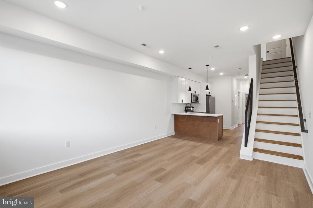 731 W Huntingdon Street - Photo 9