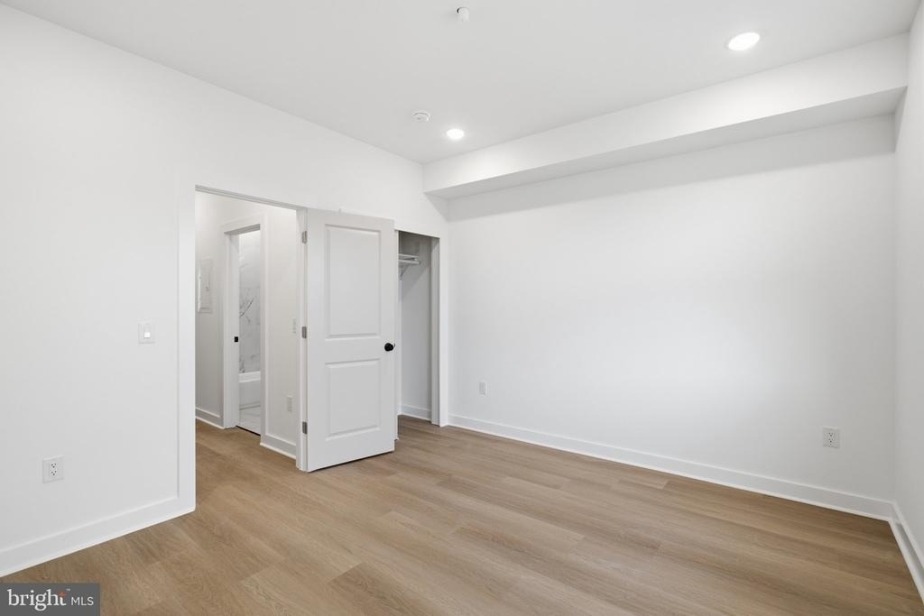 731 W Huntingdon Street - Photo 1