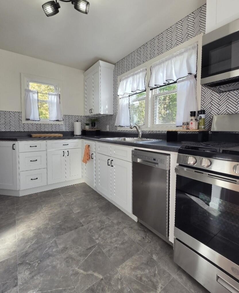 325 N Kendall Avenue - Photo 3