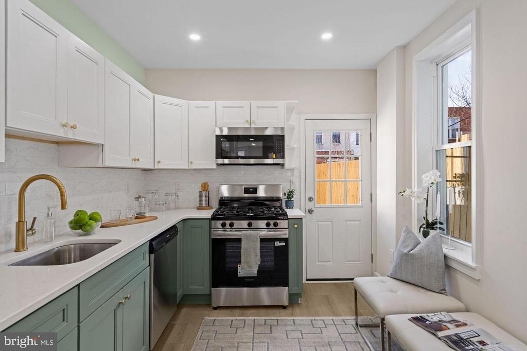 1937 S Lambert Street - Photo 11