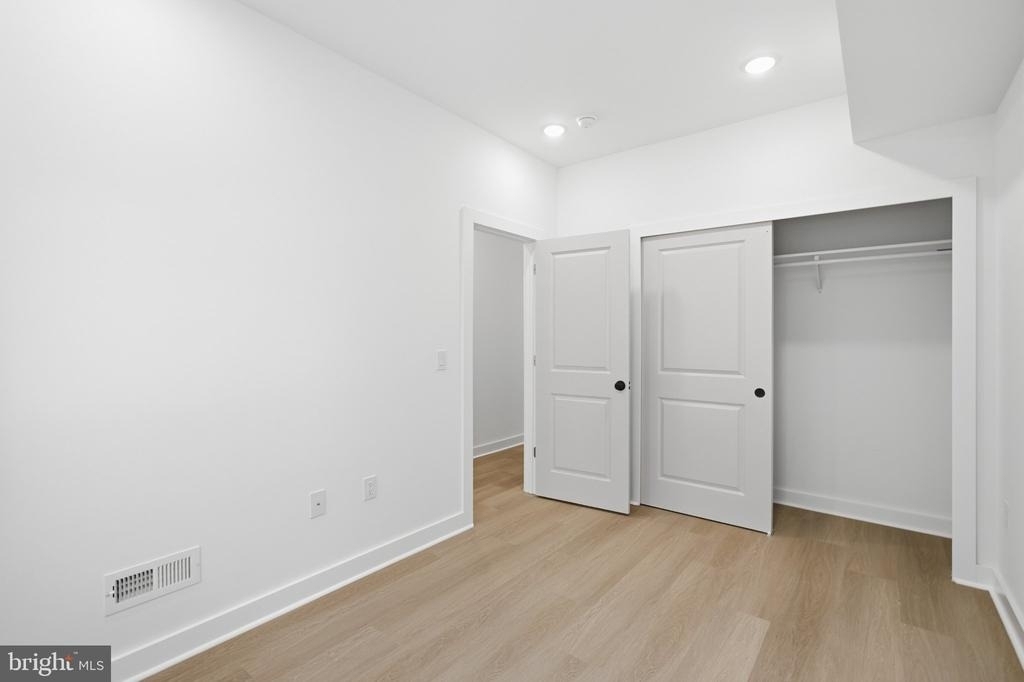 731 W Huntingdon Street - Photo 4
