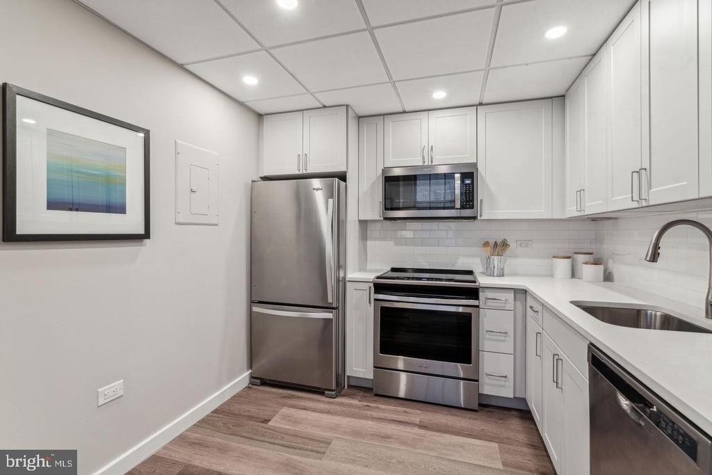 875 Sansom Street - Photo 9